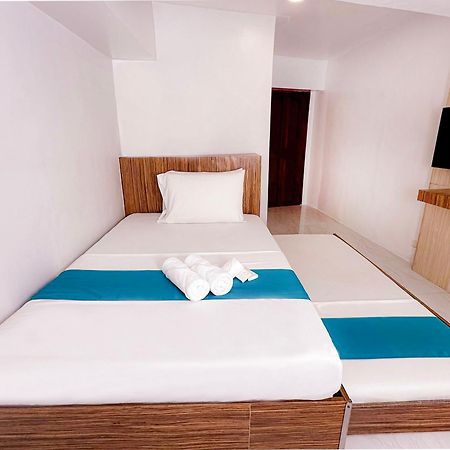 Circuit Hostel San Pedro Makati Eksteriør billede