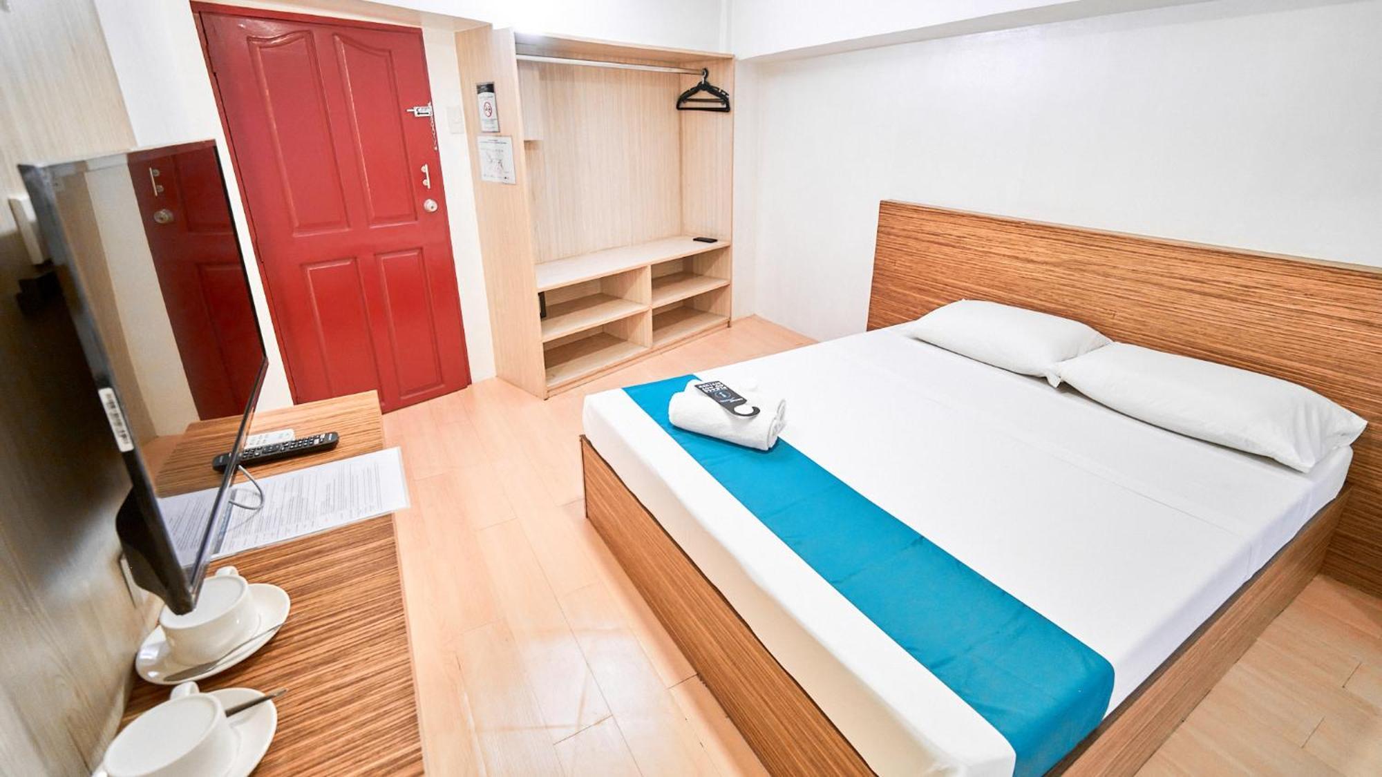 Circuit Hostel San Pedro Makati Eksteriør billede