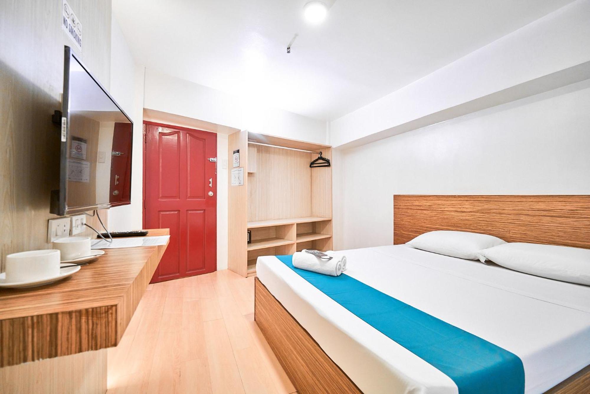 Circuit Hostel San Pedro Makati Eksteriør billede
